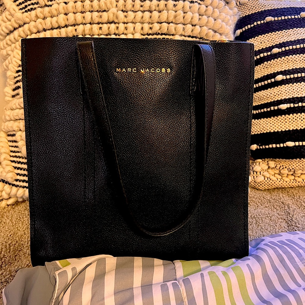 MARC JACOBS leather tote great condition